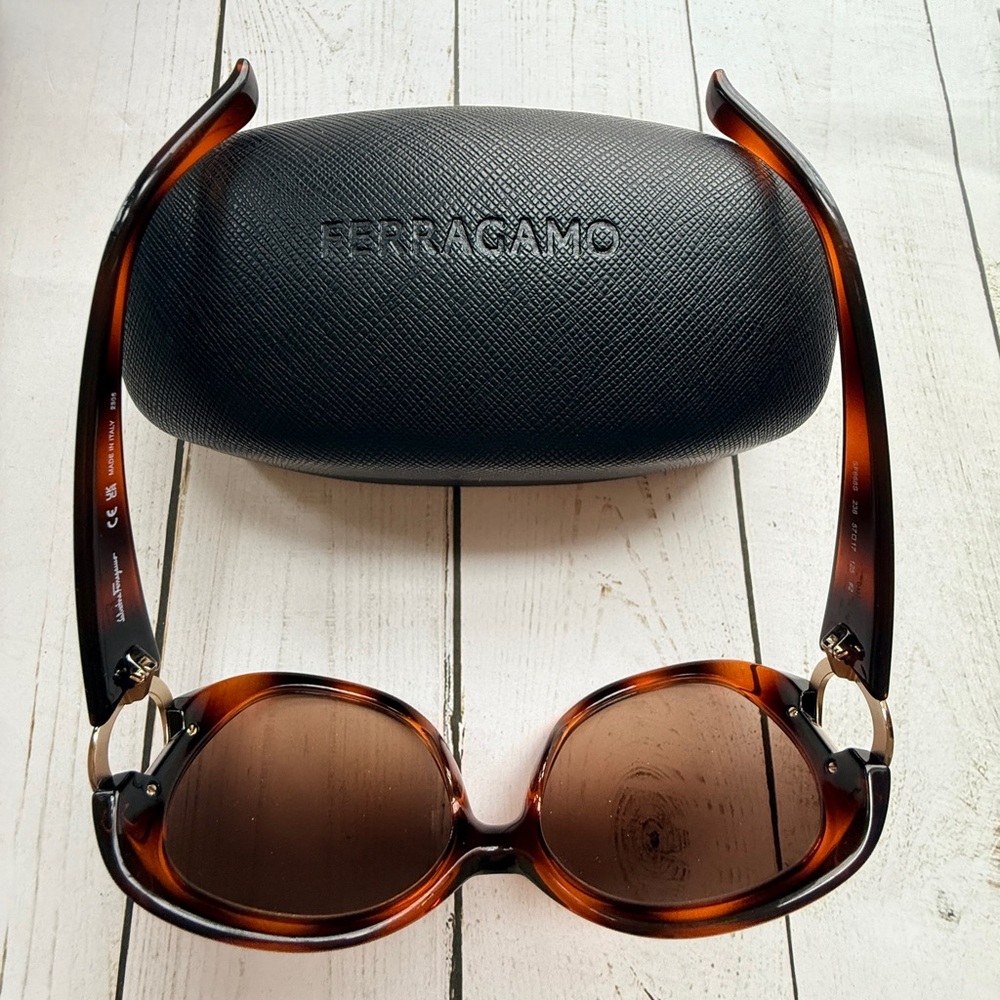 Salvatore Ferragamo | Sunglasses, New 238‎ (Dark Tortoise) - Picture 7 of 10